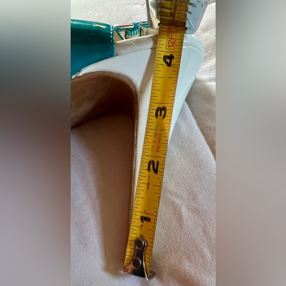 Nine West Heels EUC size 7.5, Turquoise, Yellow & White - Picture 6 of 8